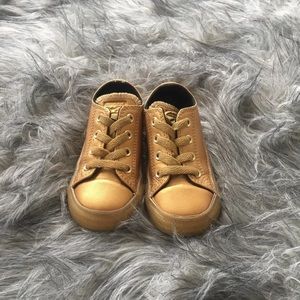 Toddler converse gold size 7